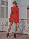 Mini-robes rouges à col haut et manches longues à volants