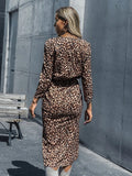 Vestidos midi con cordón y abertura plisada de leopardo con cuello en V
