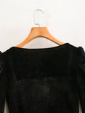 Mini-robes moulantes en velours vintage à col carré noir