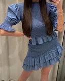Blusa con volantes y mangas de burbujas azules Falda con dobladillo irregular Mini vestido Conjunto de dos piezas