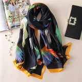 Bufanda de seda con estampado de loros para mujer