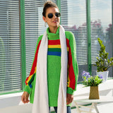 Suéter largo de punto con rayas arcoíris y cuello alto para mujer 